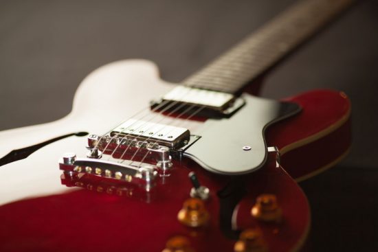 semi-acoustic-guitar
